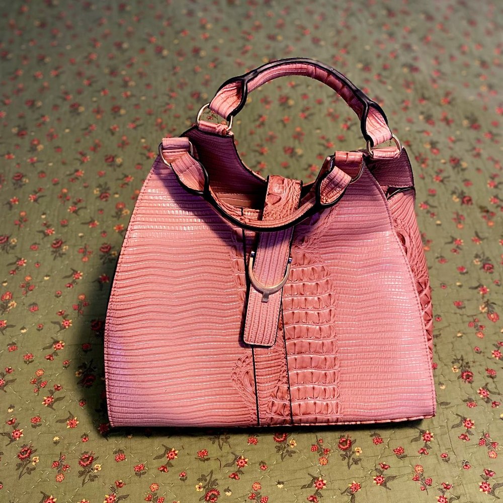 Pink Faux Snake Skin Accented Center Clip On Top Handbag with (Gold Accents)NWOT